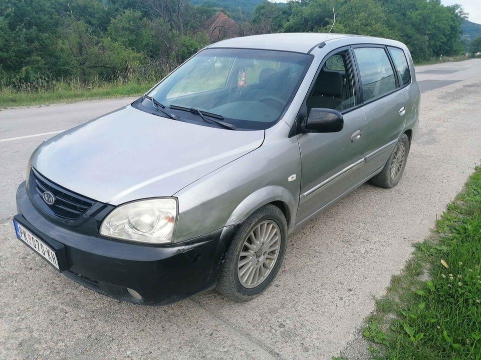 Kia-carens