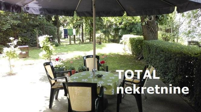 Uknjizen dvosoban stan 