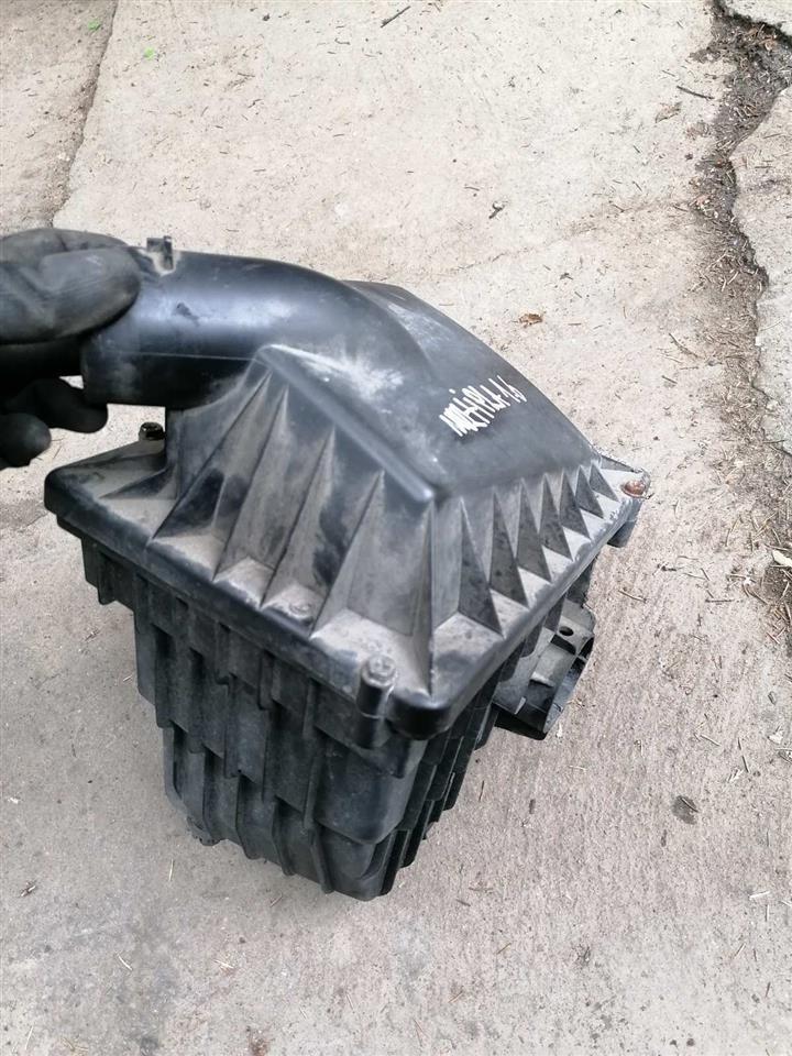 Fiat-Multipla-kuciste-filtera-vazduha