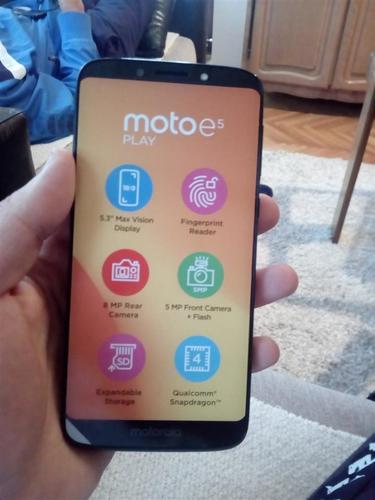 Motorola e5 