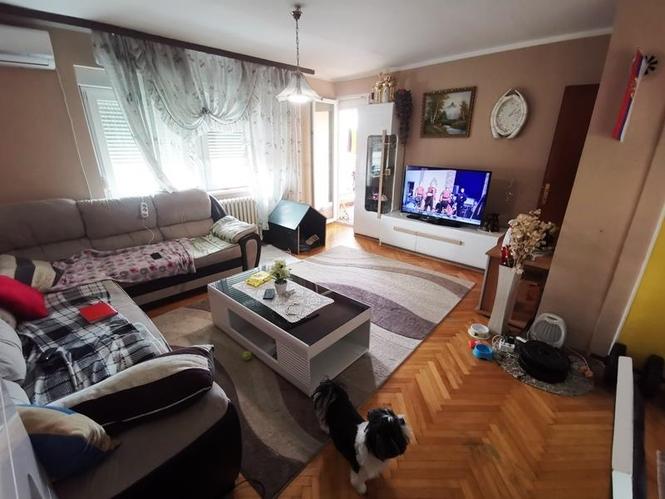 DVOIPOSOBAN STAN, BULEVAR NEMANJIĆA 84m2