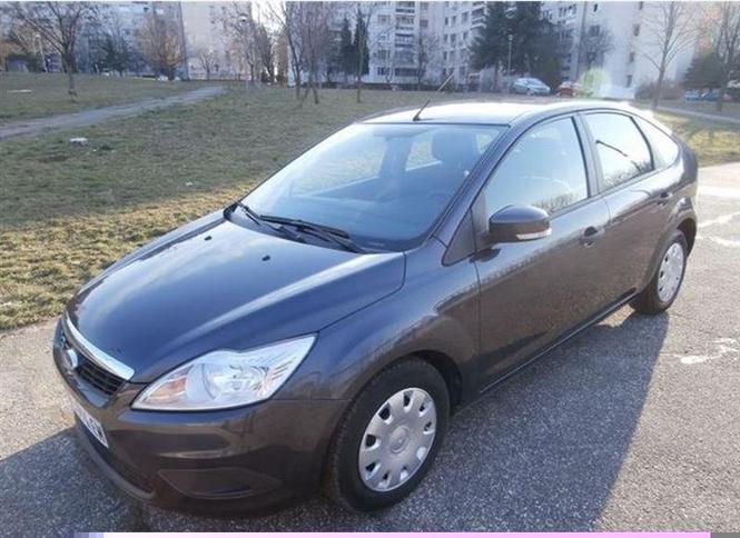 Ford Focus 1.4 ambiente -11
