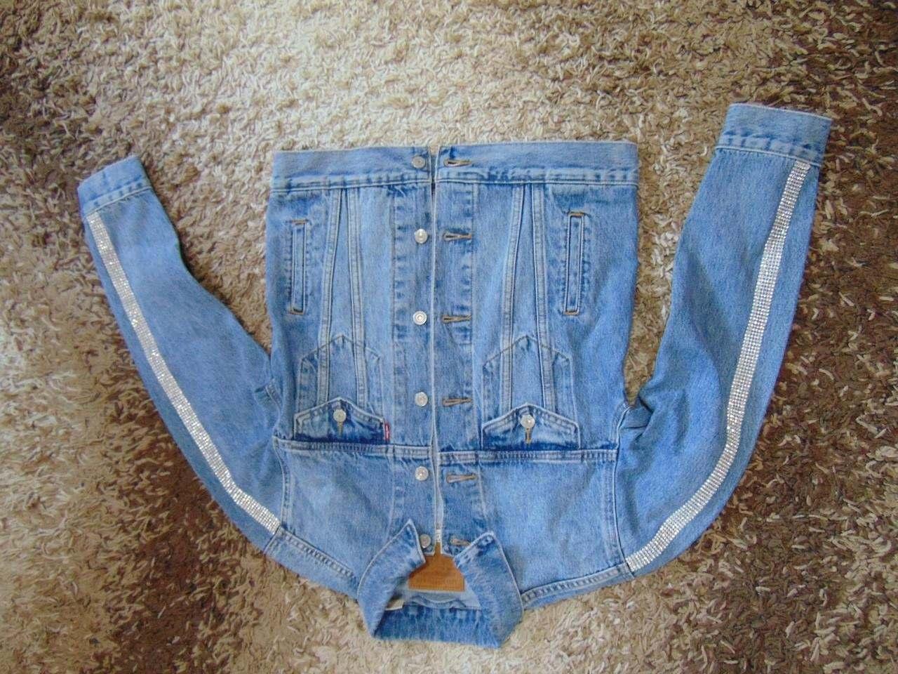 Levis