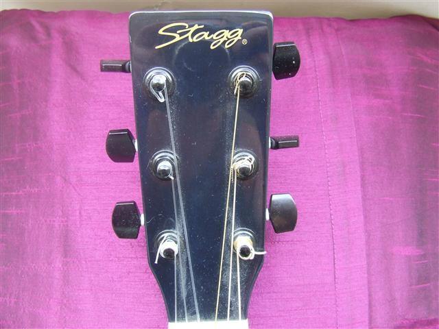 STAGG-LEVORUKA-ozvucena-gitara