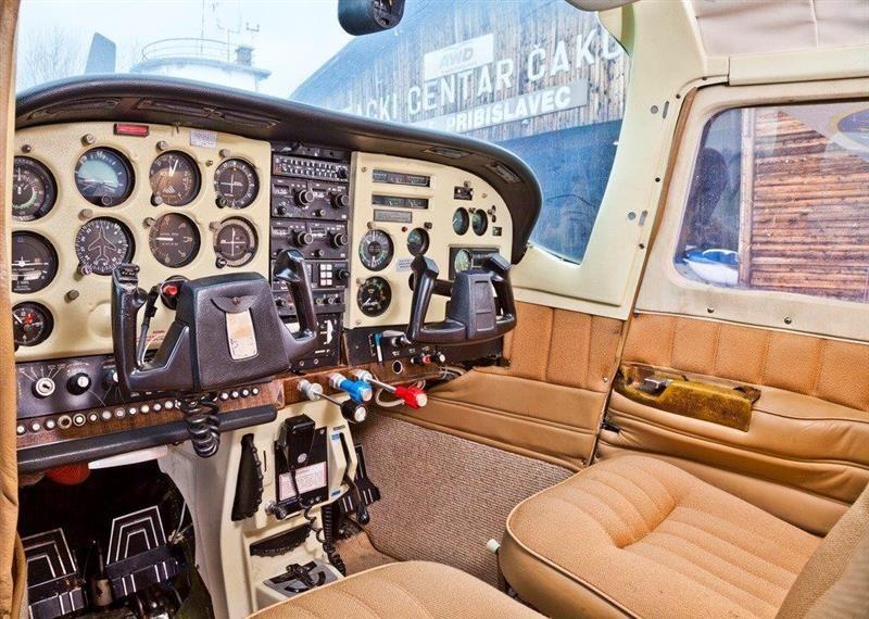 AVION-CESSNA
