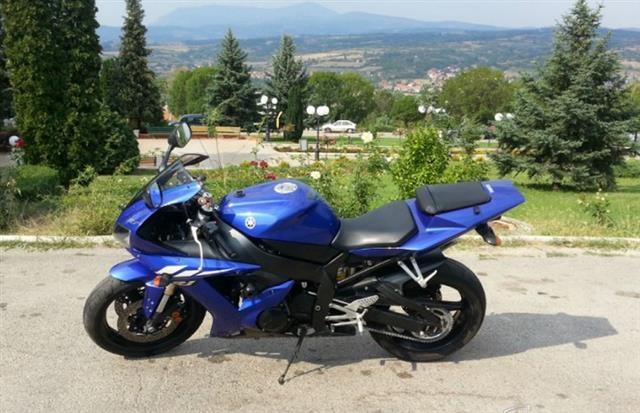 Yamaha-R1-2003