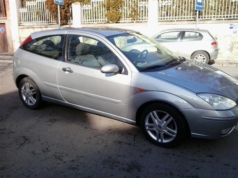 Ford-Focus-1-6--02