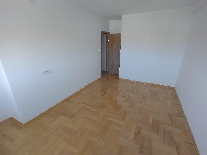 PANTELEJ---DVOIPOSOBAN-STAN-65m2---IZDAVANJE