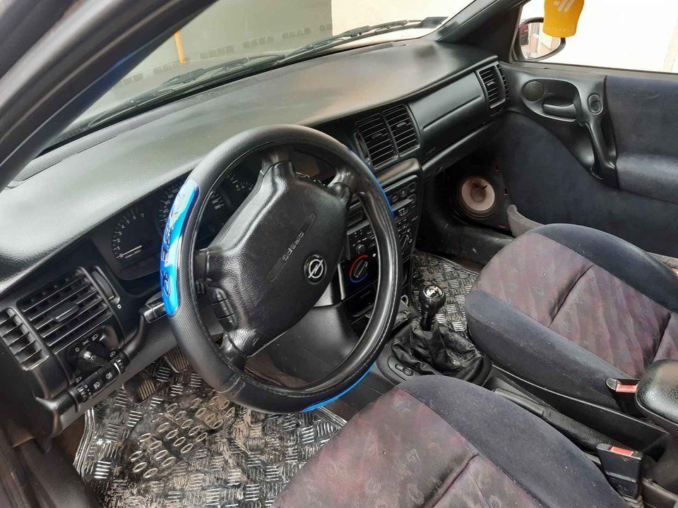 Opel-vektra-20benz