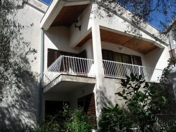 Apartmane-sobe u Sutomoru
