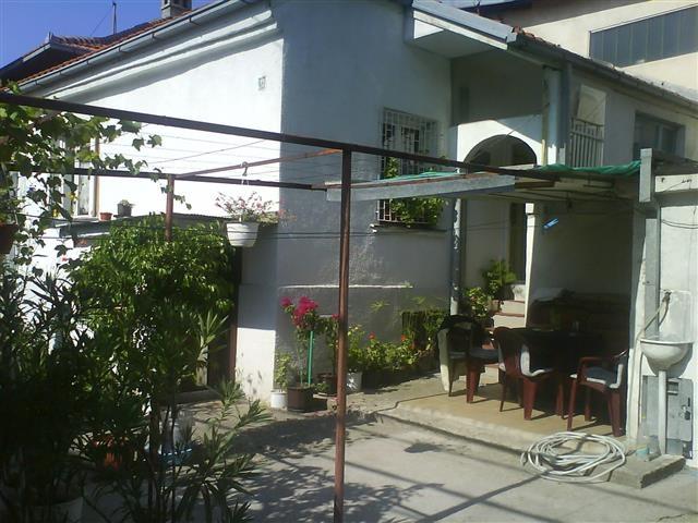 IZDAJE SE STAN od 30m2 NA LEKINOM BRDU