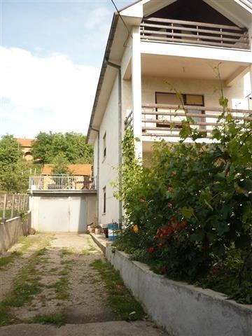 Kuća-260m2--Beograd