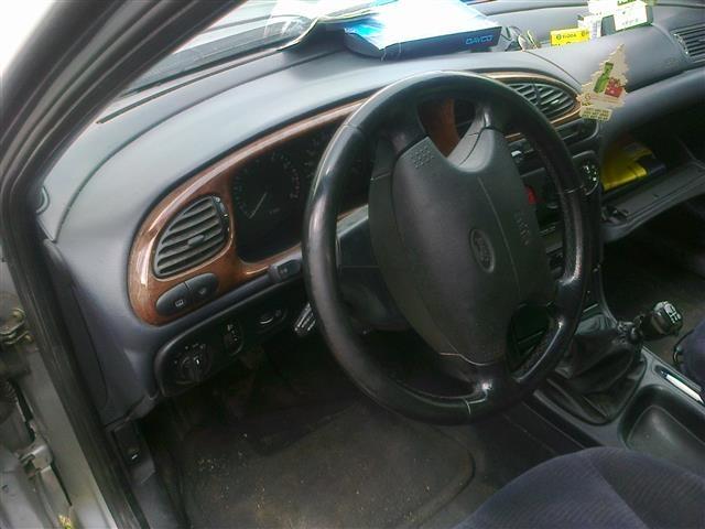 Ford-Mondeo--98