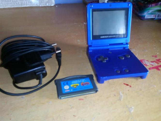 Prodajem nintendo gameboysp