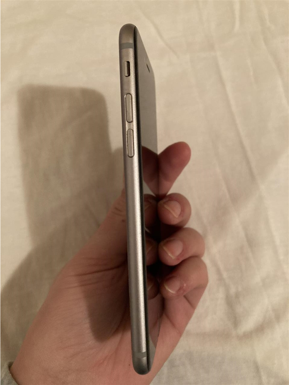Prodajem-Iphone-6S-space-grey-32GB