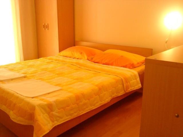 APARTNANI LILJA PESTANI