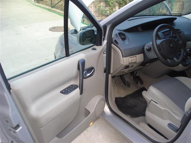 Renault-Grand-Scenic-1-9-dci---04--