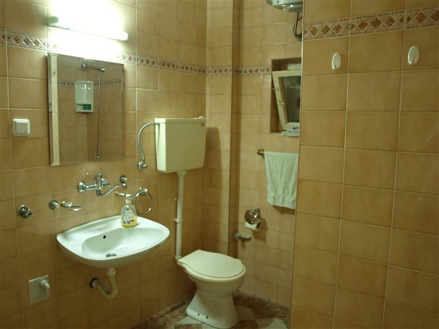 Izdaje-se-stan-104m2-u-Beogradu