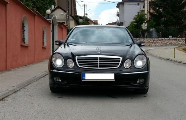 Mercedes-Benz-E-220-avantgarde--05-