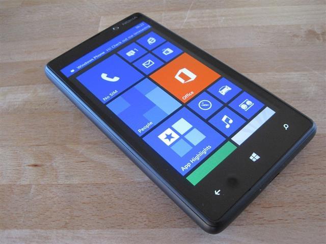 Nokia Lumia 820