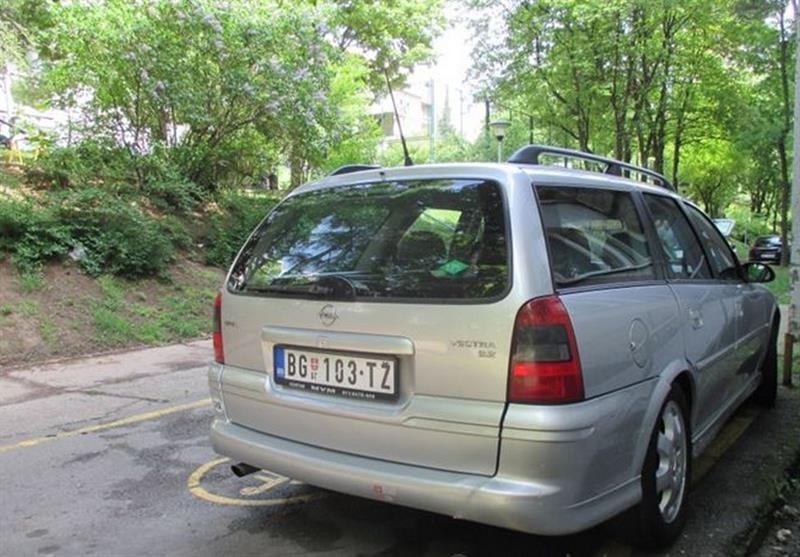 Opel-Vectra-b--01