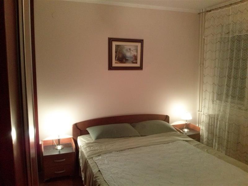 Stan-u-Zemun-Karadjordjev-trg-