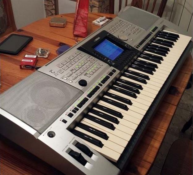 Yamaha-PSR-3000