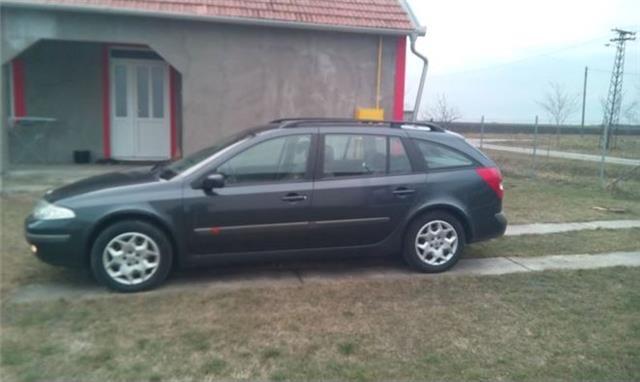 Renault-Laguna--03-