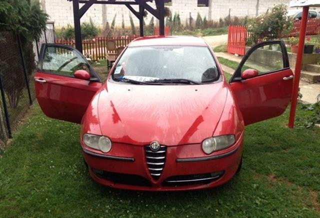 Alfa Romeo 147 -01