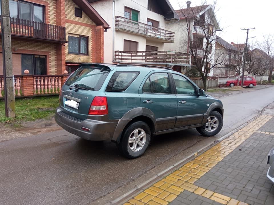 Kia-sorento-2--5-crdi