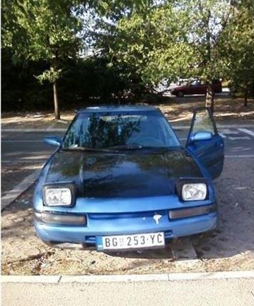 Mazda 323f -93