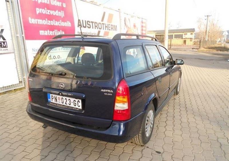 Opel-Astra-1-7-dti--01