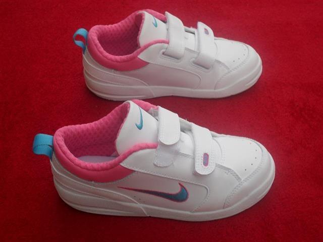 Nove Nike