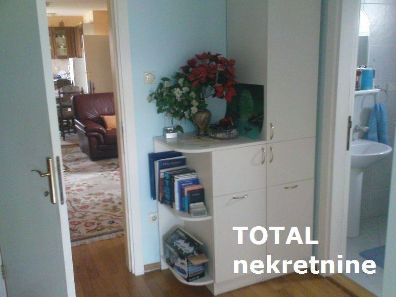 UKNJIŽEN-četvoroiposoban-duplex-