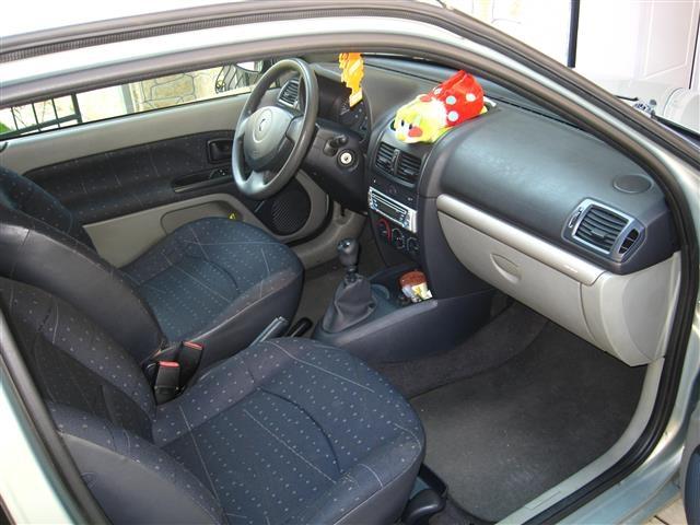 Renault-Clio-Authentique--01