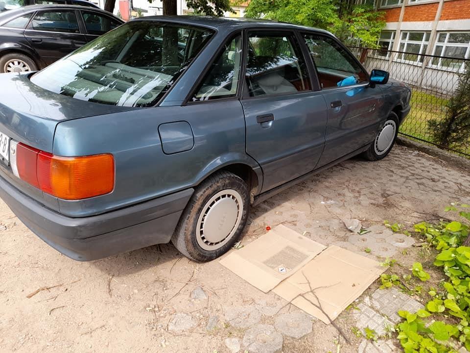 Audi-80-jaje