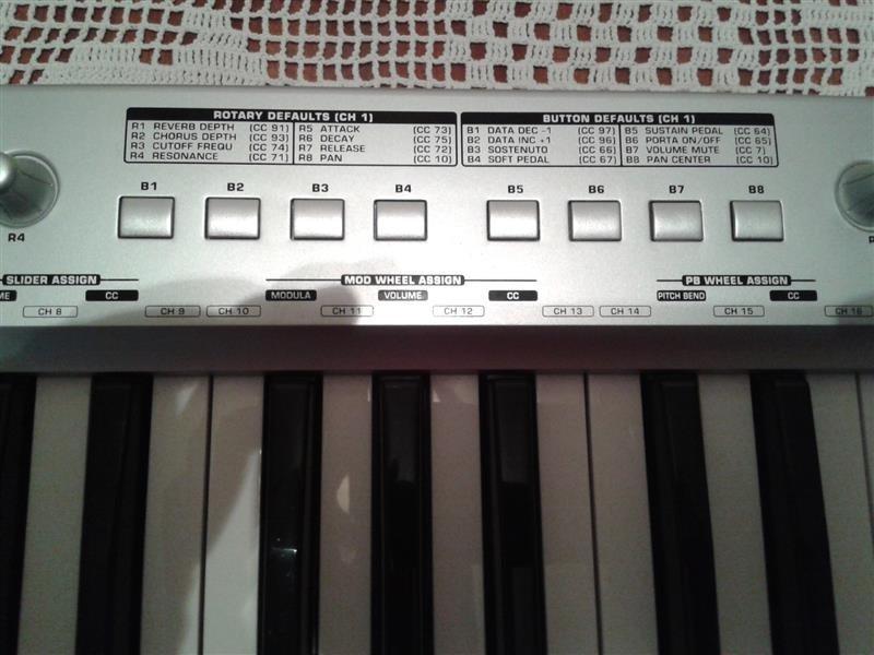 Behringer-MIDI-UMX-49