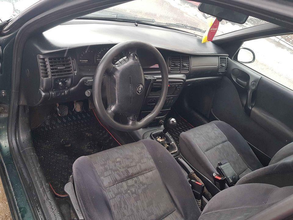 Opel-vektra-B