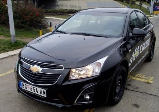 Chevrolet-Cruize-Sedan---12