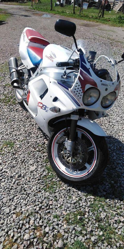 Honda-cbr900rr