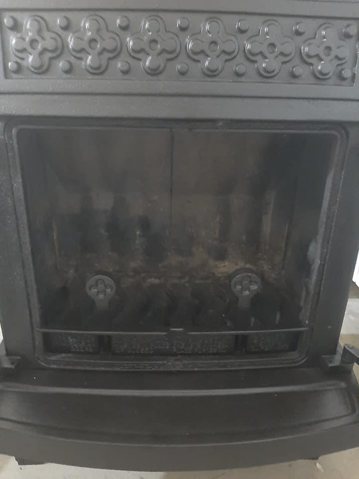Amity-kamin-pec