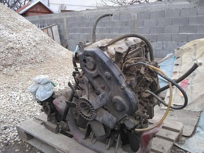 Motor i menjač od Iveco Rivala .