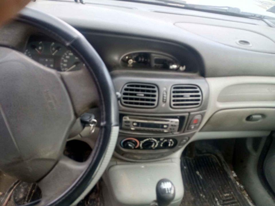Renault-Scenic-1-9-dci