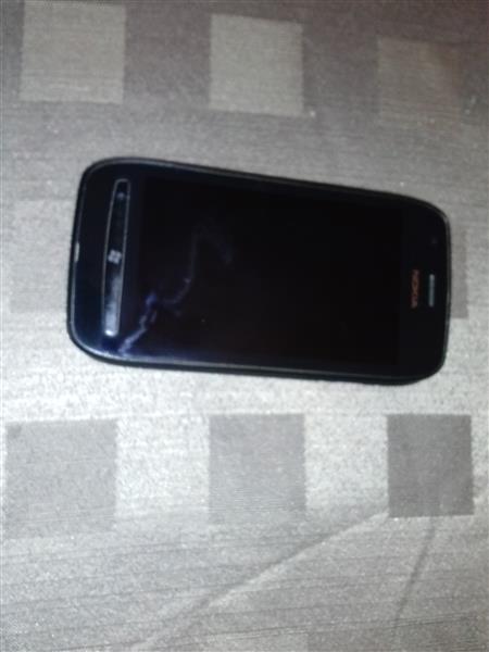 Nokia-Lumia-710
