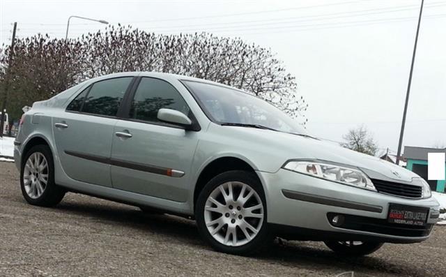 Renault Laguna 1.8 16v privilege -02
