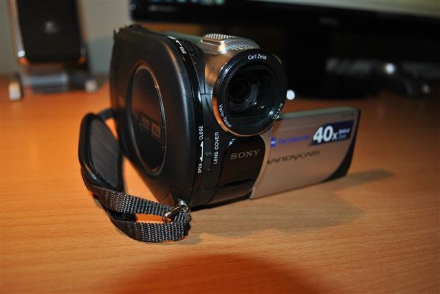 Sony-DCR-DVD106E