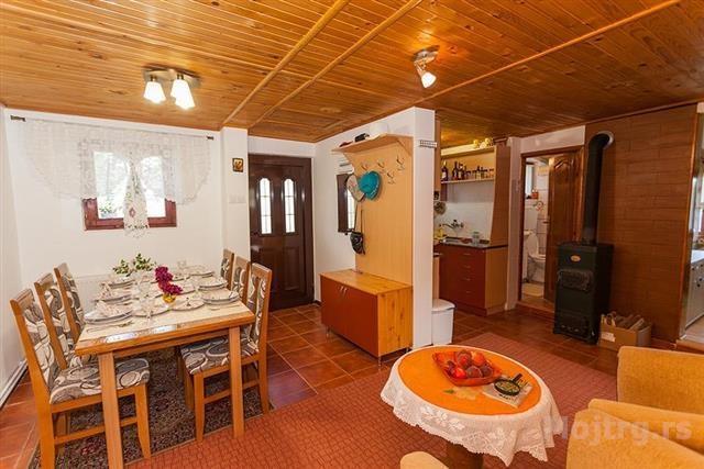 Izdavanje-Apartmana-Vidik-Zova-