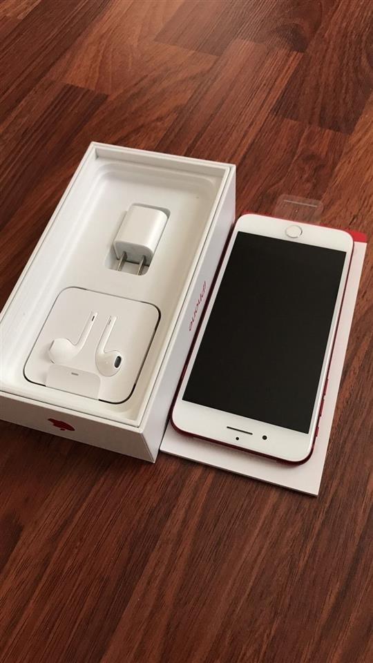 Apple-iPhone-7-Plus--proizvod--crveni