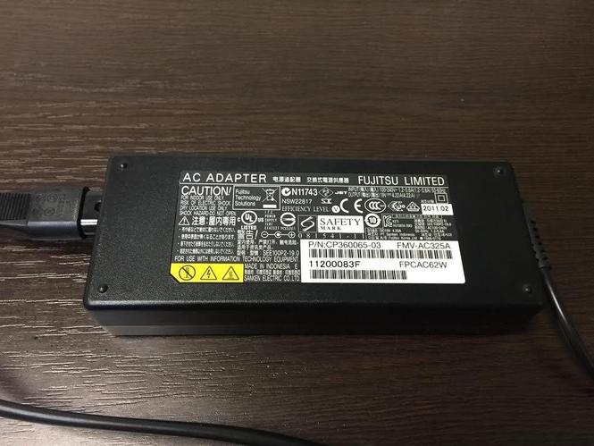 Punjac Orginal Fujitsu Siemens 19V 4.22A 90W