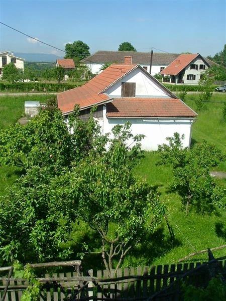 Dve-kuce-u-selu-Vukosic